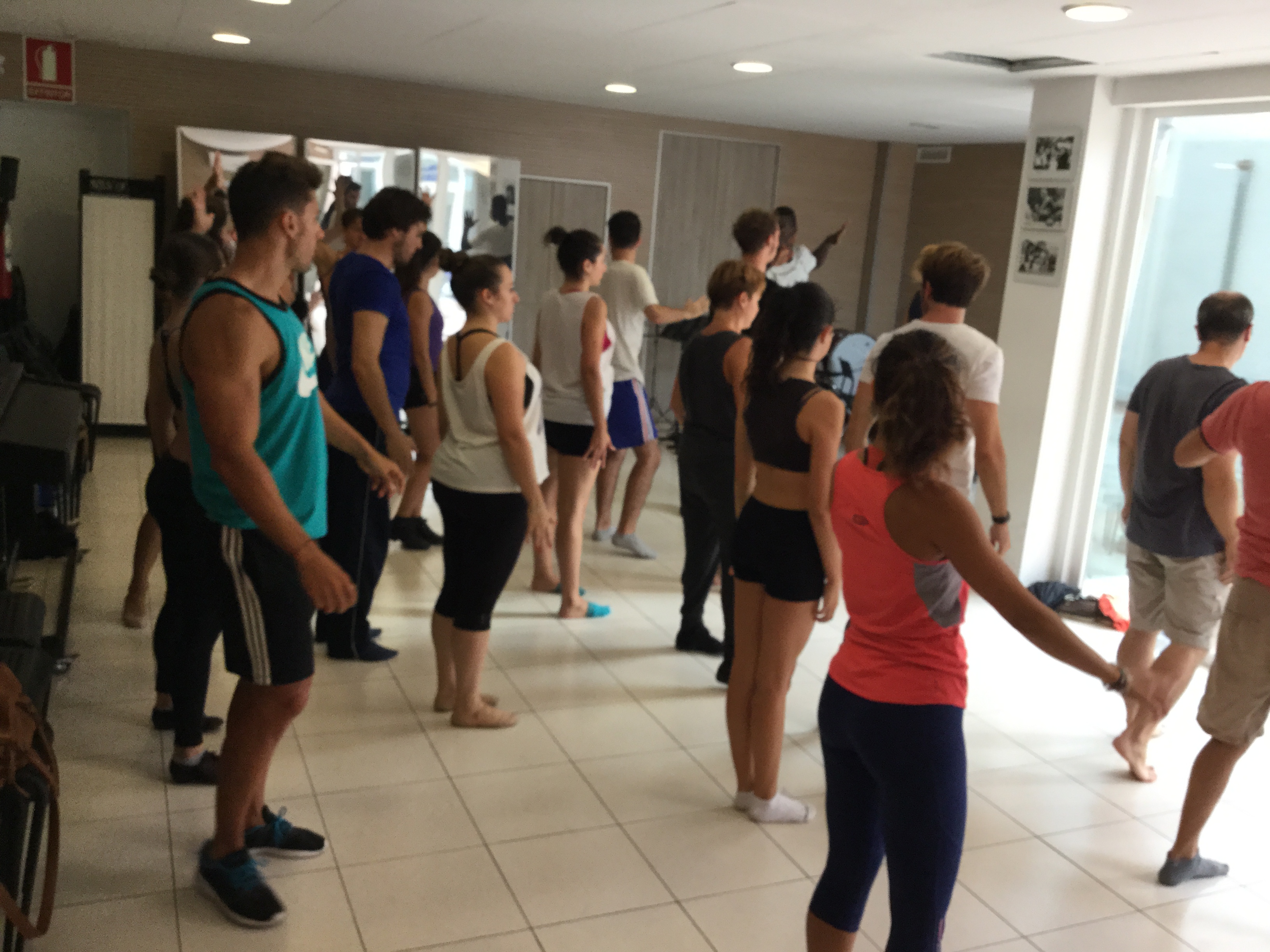 CLASSES DE DANSA